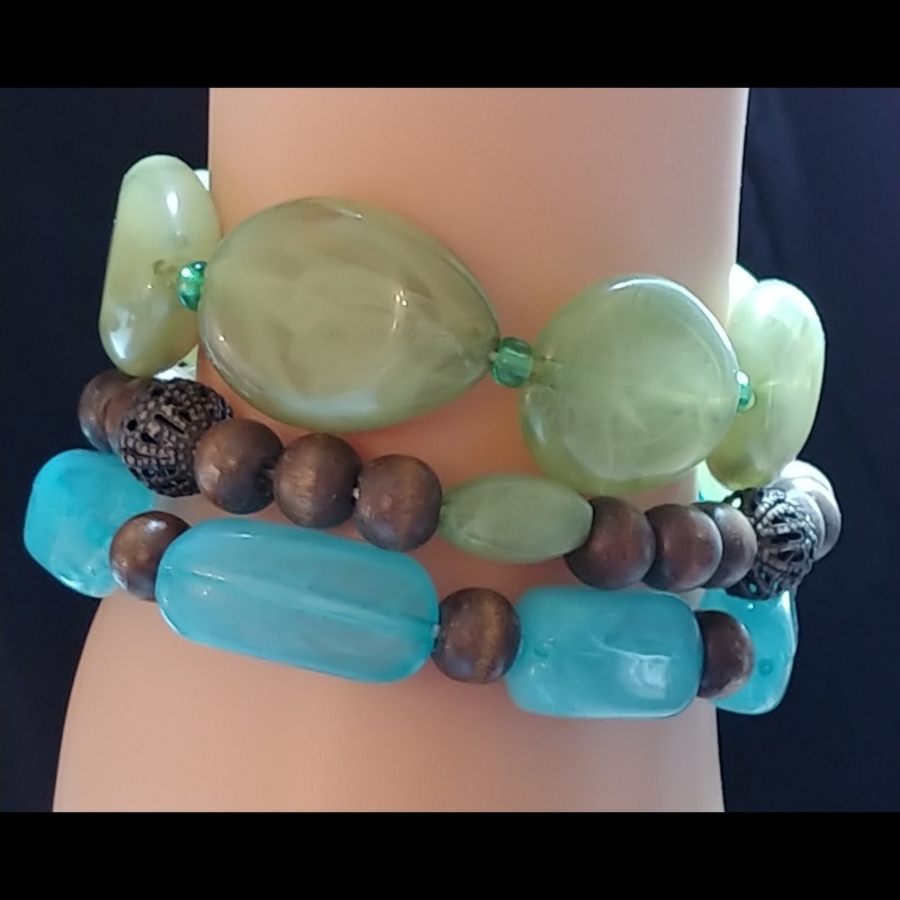 NWOT SET OF 3 STONE & WOOD BRACELETS